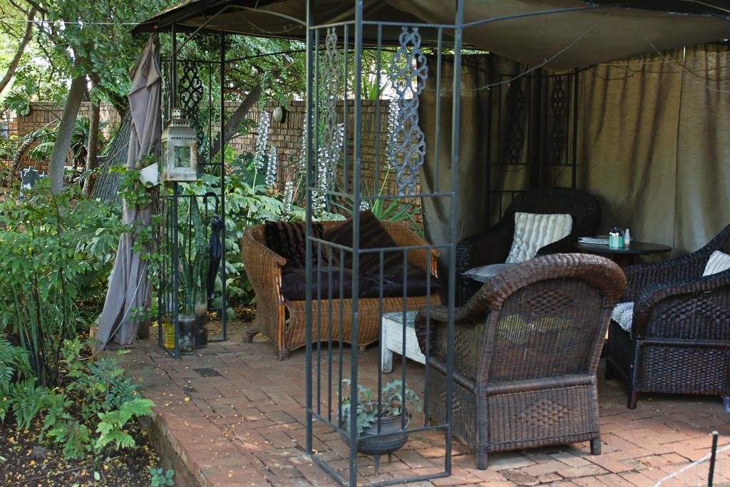 Foreigners Friend Guest House Претория Экстерьер фото