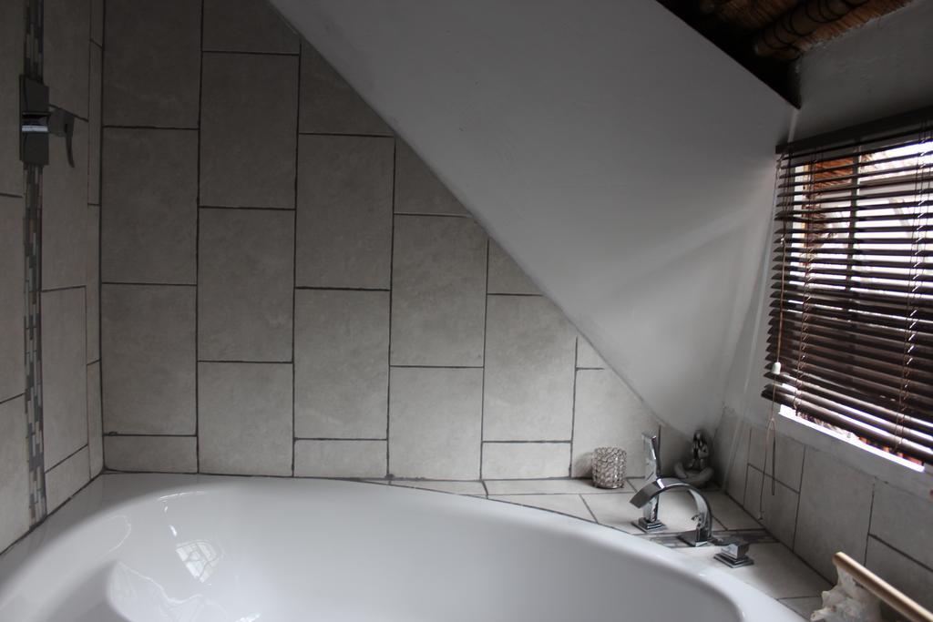 Foreigners Friend Guest House Претория Экстерьер фото